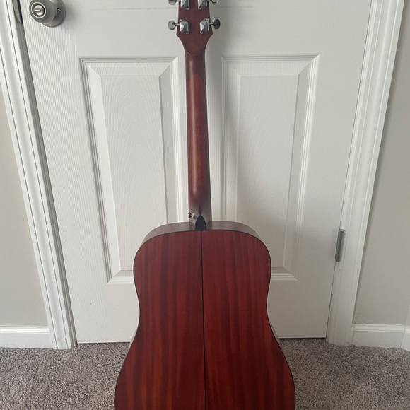 New guitar - Picture 1 of 2